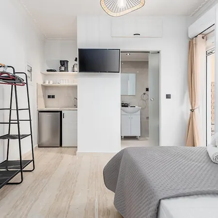 Mirana Solari * Corfu (city)