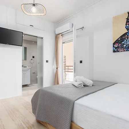 Mirana Solari * Corfu (city)